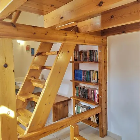 Odyssey House Вилла