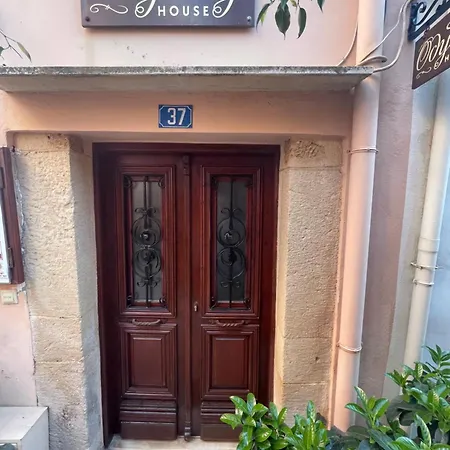 Odyssey House Вилла *