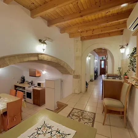 Odyssey House Вилла Ханья
