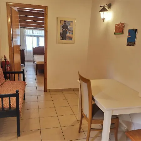 וילה Odyssey House חאניה